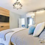 Pia Apartment